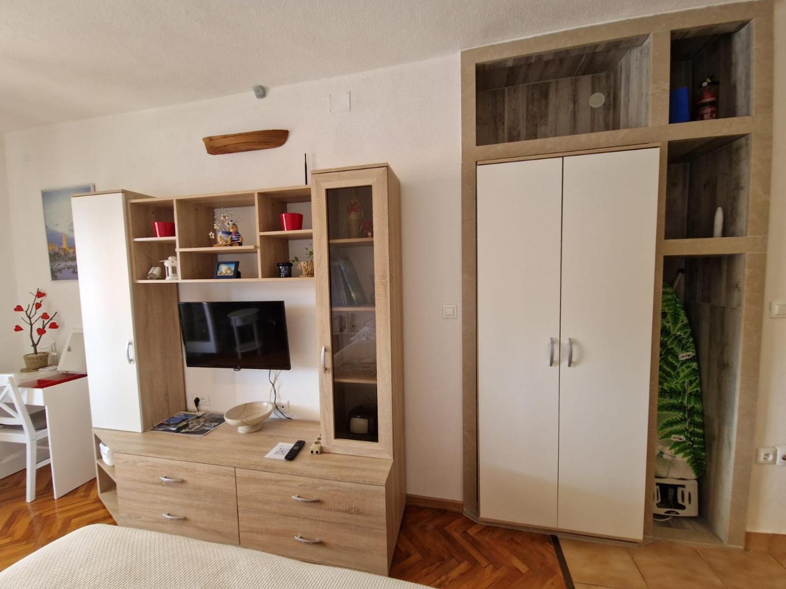 Studio Apartment Riva Sumartin Eksteriør billede