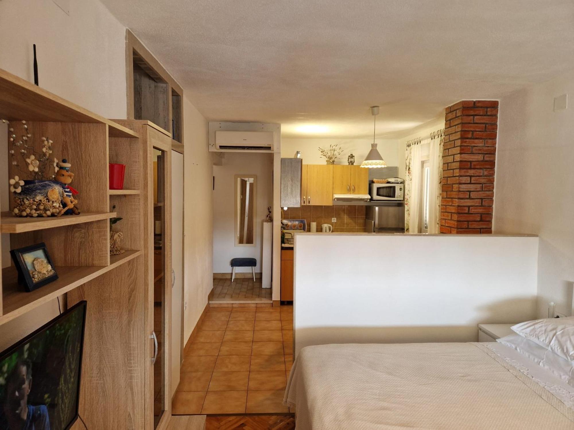 Studio Apartment Riva Sumartin Eksteriør billede