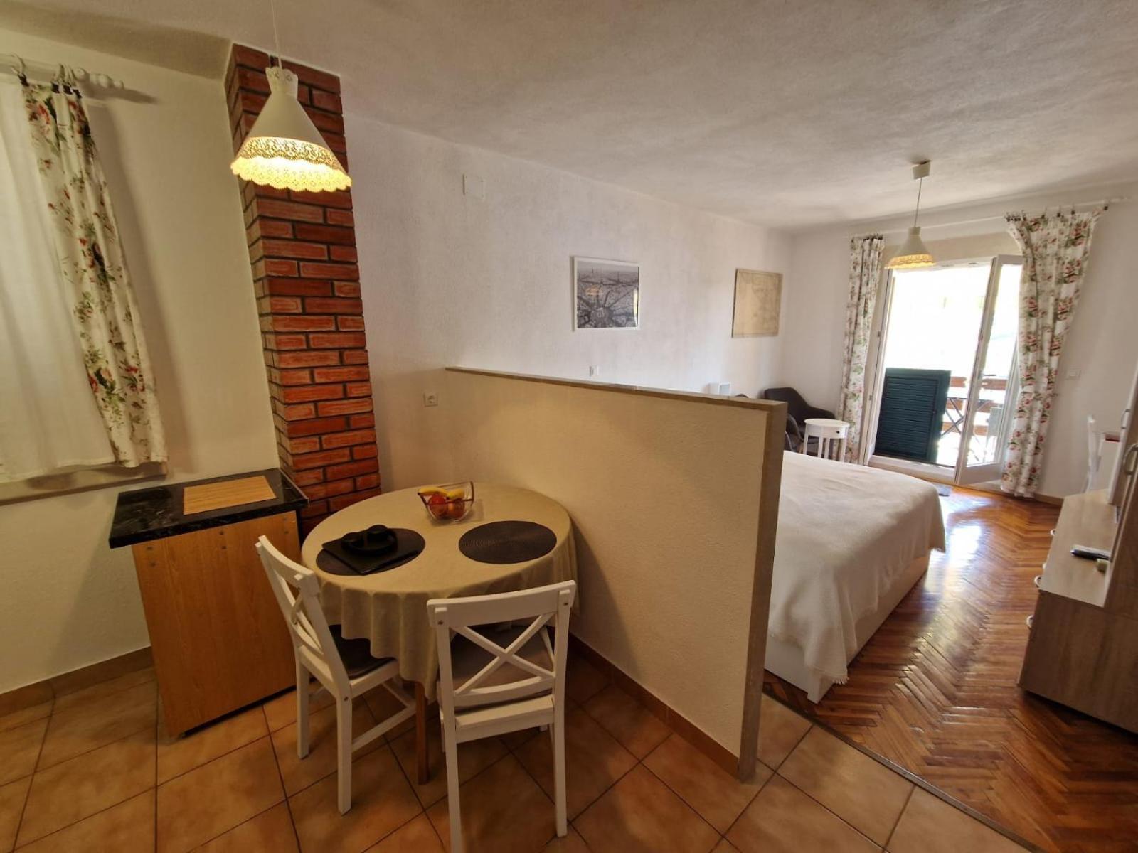 Studio Apartment Riva Sumartin Eksteriør billede
